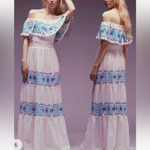 Catherine Malandrino Fiesta off shoulder maxi
Dress (LO) - Picture 1 of 16